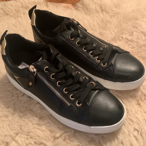 Steve Madden Sneakers - Picture 2 of 6